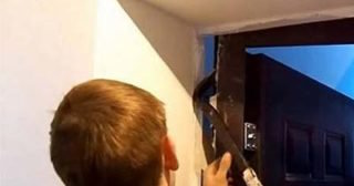 Демонтаж металлической двери в Александрове - стоимость от 2100 рублей